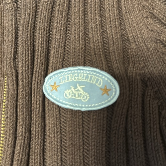 Cute sweater - Picture 2 of 3